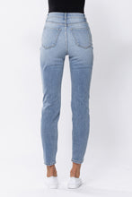 Load image into Gallery viewer, HIGH RISE 90'S SKINNY JEAN'S W/ DESTRUCTION AND HEM RIPS