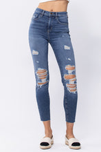 Load image into Gallery viewer, HIGH RISE DISTRESSED CROP SKINNY JEAN W/ CUT HEM