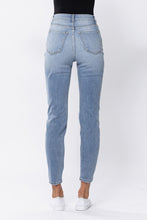 Load image into Gallery viewer, HIGH RISE 90&#39;S SKINNY JEAN&#39;S W/ DESTRUCTION AND HEM RIPS
