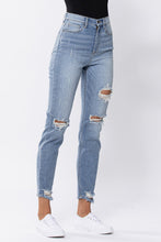 Load image into Gallery viewer, HIGH RISE 90&#39;S SKINNY JEAN&#39;S W/ DESTRUCTION AND HEM RIPS
