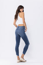Load image into Gallery viewer, HIGH RISE DISTRESSED CROP SKINNY JEAN W/ CUT HEM
