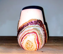 Load image into Gallery viewer, 14 Ounce Pink Geode wine tumbler
