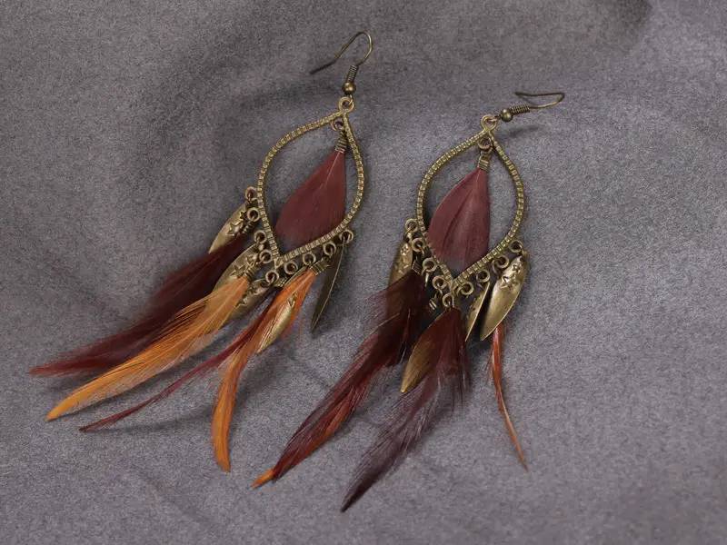 Women's Retro Feather Earrings Fashion Jewelry
